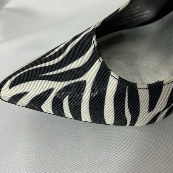 X-Appeal pointy toe zebra print fabric red stilleto 4" heel pump Sz 7 - Picture 4 of 11